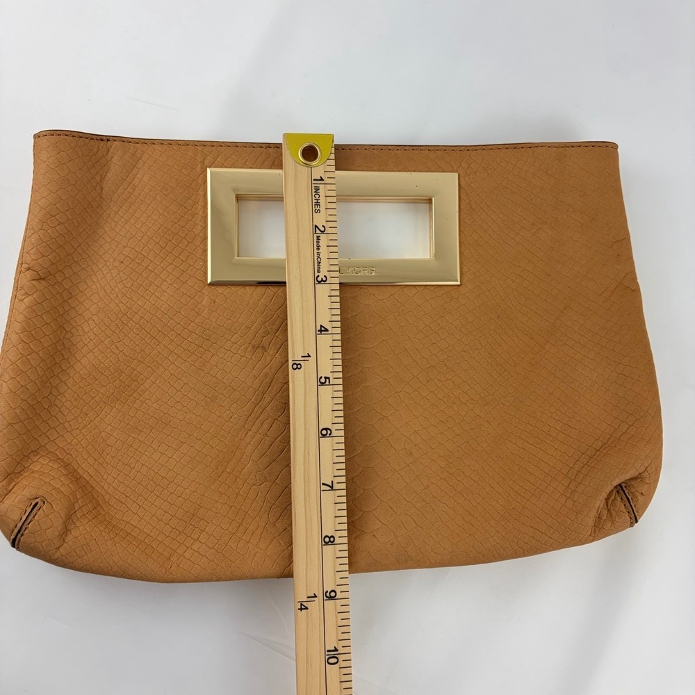 Michael Kors Tan Snakeskin Embossed‎ Leather Clutch Gold Frame - Picture 7 of 9